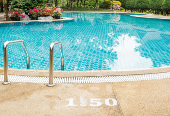 stairs-into-pool-1 stairs-into-pool-1