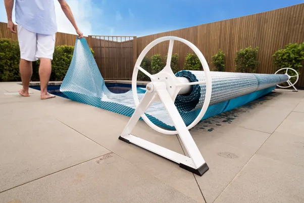 Zane pool cover roller